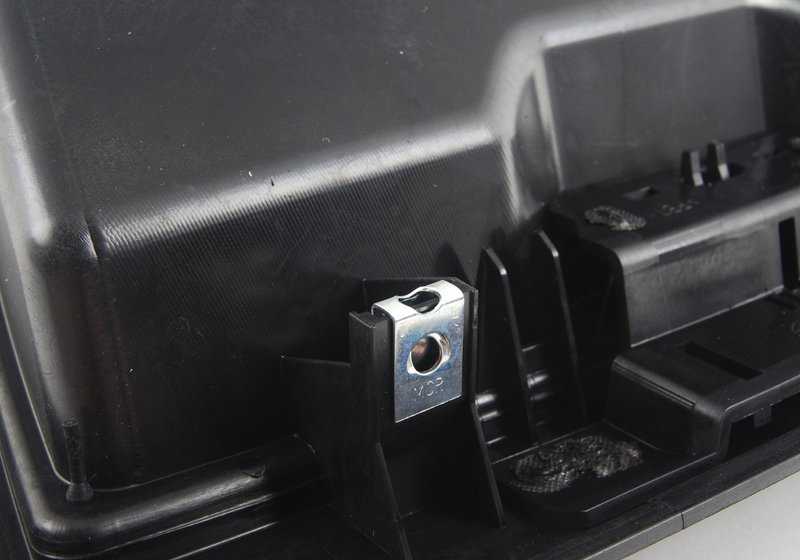 Compartimento de almacenamiento salpicadero OEM 51163417438 para BMW X3 E83 (todos los modelos compatibles). Original BMW.