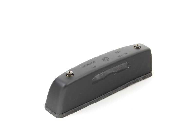 Luz de matrícula OEM 63261362162 para BMW E21. Original BMW.