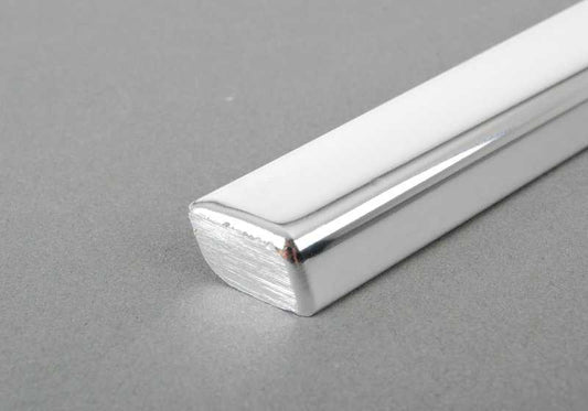 Morma posteriore esterno destro OEM 51228207898 per BMW E39 520D, 520i (DH11, DH12, DH21, DH22, DR11, DR11, DR11, DR21, DR22, DS11). BMW originale.