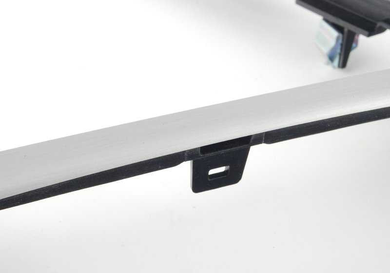 Embellecedor consola central aluminio OEM 51169145143 para BMW E90, E91, E92 (incluye versiones N). Original BMW.