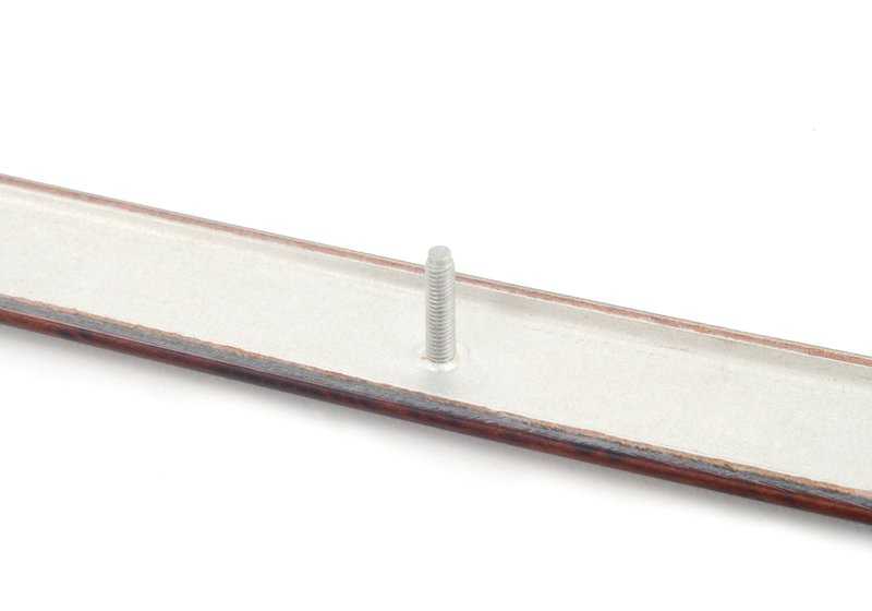Moldura de madera puerta trasera izquierda OEM 51428159657 para BMW E39. Original BMW.