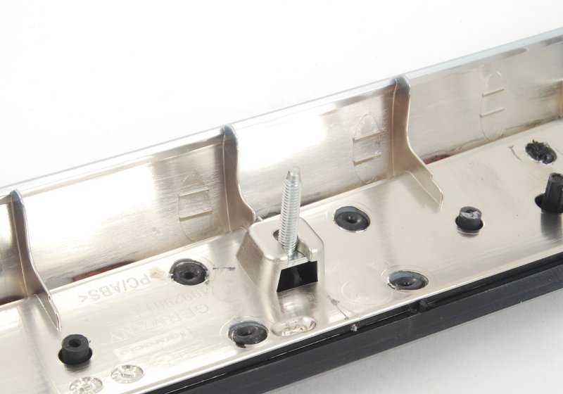 Listón madera nogal puerta delantera izquierda OEM 51417137177 para BMW X5 E70, X5 E70 LCI. Original BMW.