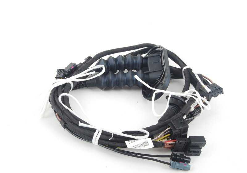 Conjunto de cabos para BMW Série 5 E61, E61N (OEM 61119231821). BMW original