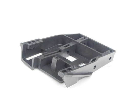 Guia direita do spoiler dianteiro OEM 51112239704 para BMW Série 3 E30 (316, 318i) 1983-1988. BMW genuíno.