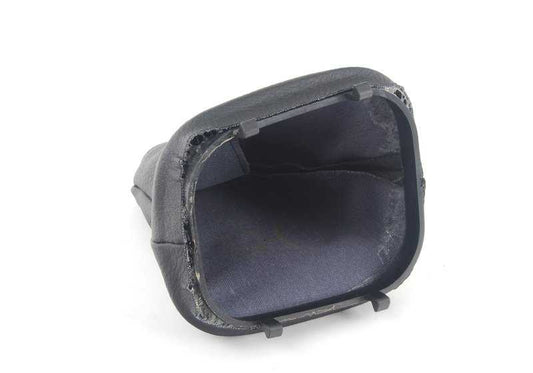 Tapa embellecedora OEM 25111209868 para BMW E21. Pieza original BMW, ideal para cubrir componentes del cambio en modelos con cambio manual. Original BMW.