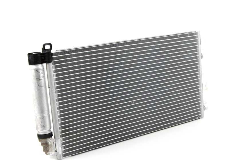 Condensador del aire acondicionado OEM 64531490572 para MINI R50, R52, R53. Recambio original MINI.