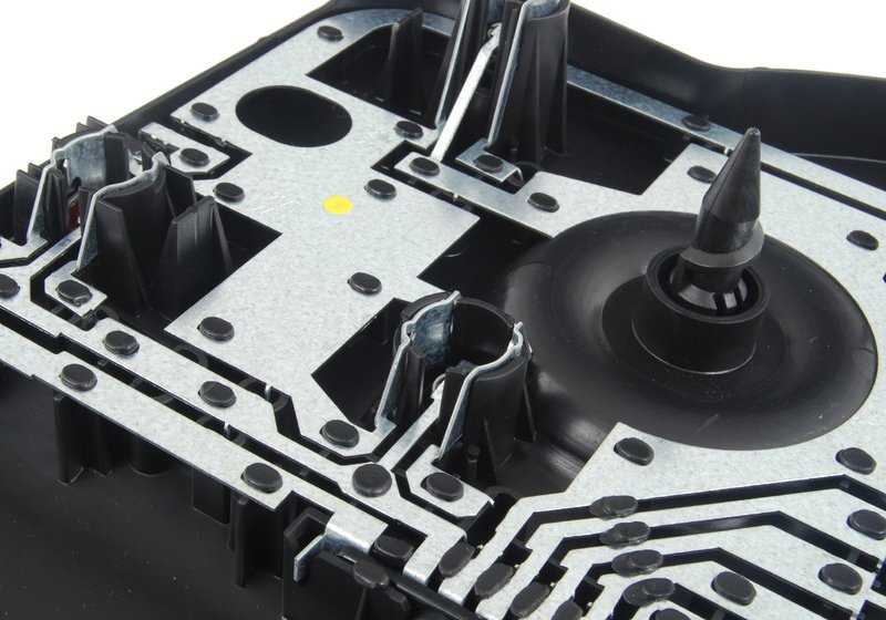 Cubierta izquierda para piloto trasero OEM 63218353553 para BMW E36 (todas las versiones compatibles). Pieza original BMW.