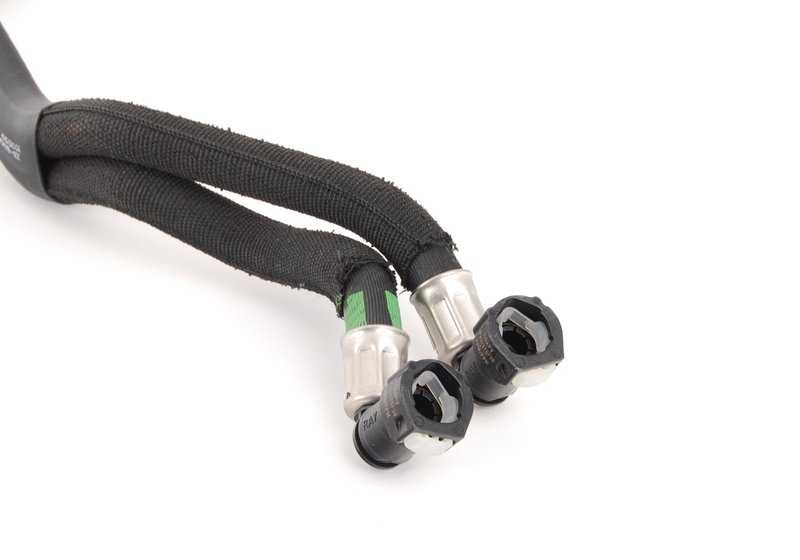Tubo del radiador de aceite de la caja de cambios OEM 17227631564 para MINI R50, R52 (2000–2002). Original MINI.