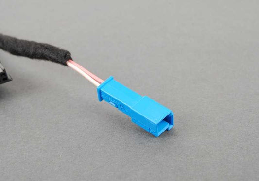 Cable de conexión para airbag del volante OEM 32306798541 para BMW F25, F26. Pieza original BMW. Ideal para volantes deportivos con levas y multifunción.