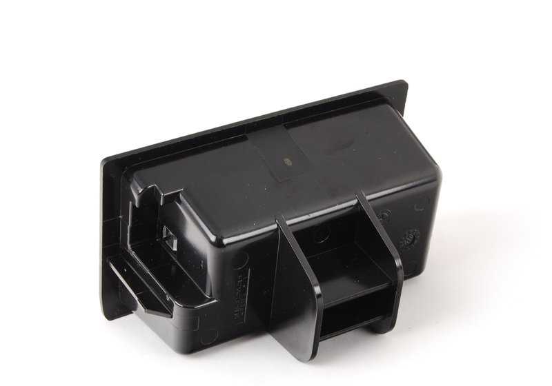 CENTRAL EVELOCATOR CHROMADO OEM 51168258283 FOR BMW 3 E46 Series. Original BMW piece. Ideal for interior, it is installed in the central console.