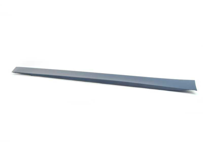 Cubierta lateral derecha (zócalo) imprimada OEM 51777312752 para BMW F30 y F31. Compatible con todos los modelos 316d. Pieza original BMW.