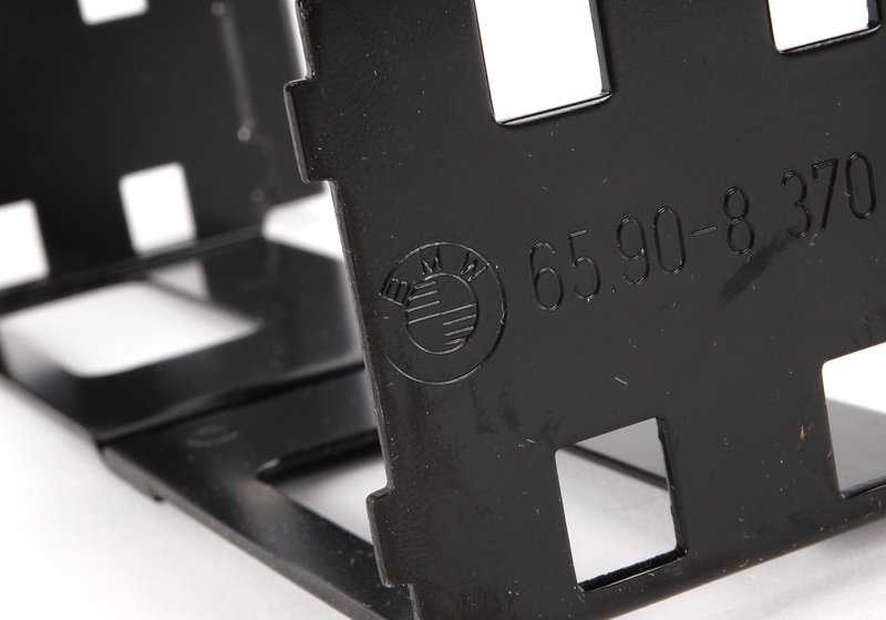 Soporte para unidad de navegación OEM 65908370933 para BMW E46, E90, E92, E60, E61, E63, E64, E65, E66, E70, E71, E85, E86. Pieza original BMW.