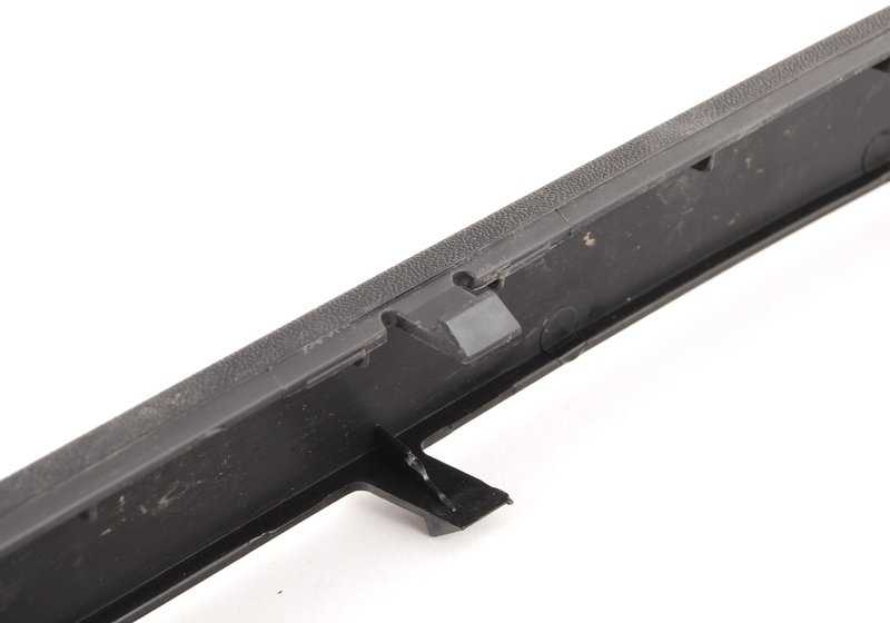 Moldura parachoques trasero izquierdo OEM 51128184507 para BMW E39. Original BMW.