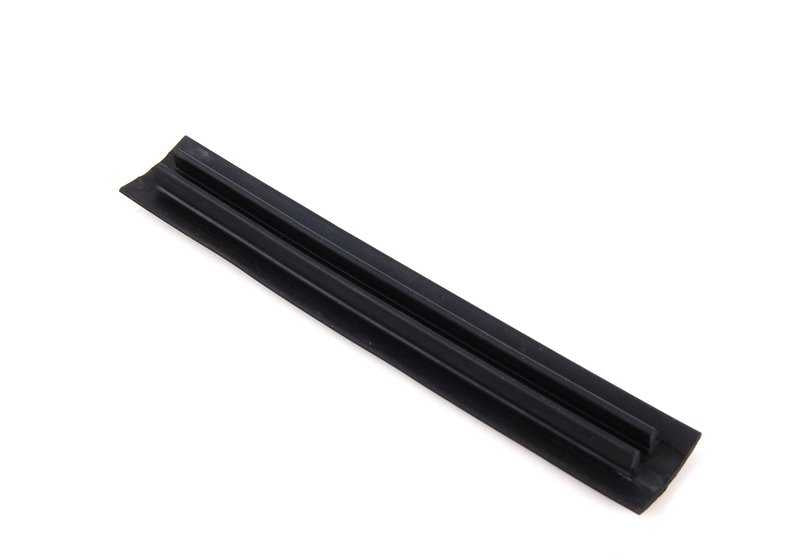 Moulage avant pour BMW E34 (OEM 51138149169). BMW d'origine