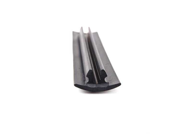 Moulage avant pour BMW E34 (OEM 51138149169). BMW d'origine