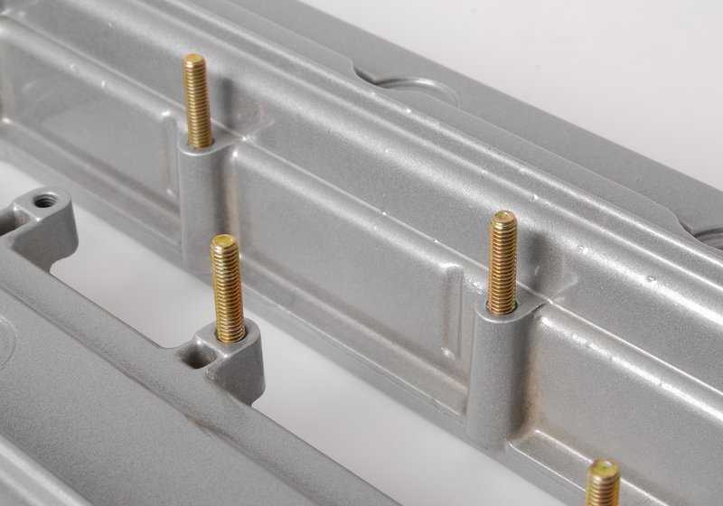 Tampa direita OM 11121742128 para BMW E39, E38, E31. Peça original da BMW.