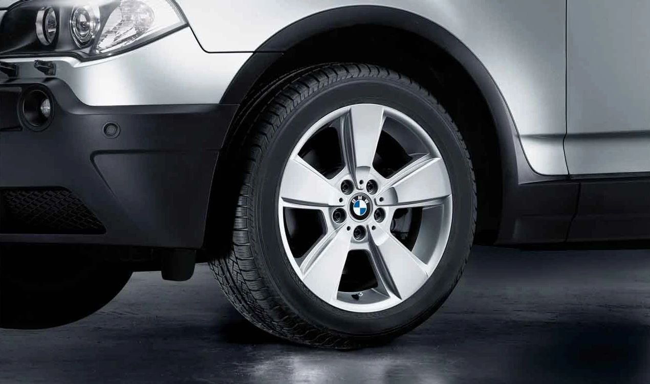 Llantas de aleación diseño estrella 143 de 18" OEM 36113411524 para BMW X3 E83, E83N. Color plata. Apta para eje delantero y trasero. Original BMW.
