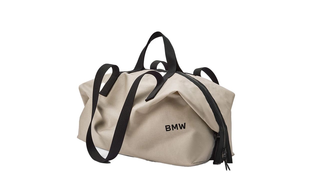 Bolsa de viaje BMW beige 35L OEM 80225B5F638 para BMW (todos los modelos, uso general). Original BMW, ideal para escapadas o gimnasio, resistente y con diseño elegante.