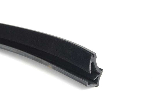 Guía de ventana trasera izquierda OEM 51348159817 para BMW E39. Original BMW.