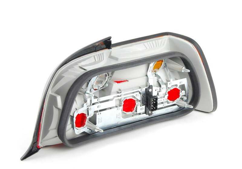 Piloto trasero izquierdo OEM 63218353273 para BMW E36 (Sedán, Touring, Coupé, Compact). Original BMW.