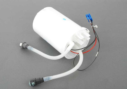 Fuel pump with right -aid OEM 16117198406 for BMW X3 E83. Original BMW spare.