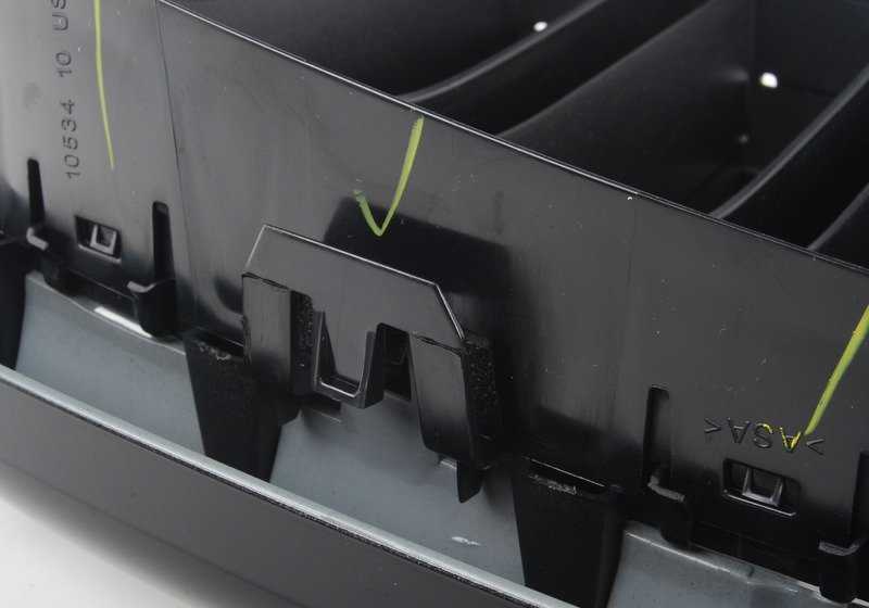 Parrilla decorativa M Performance derecha OEM 51712334710 para BMW X5 F15, X6 F16. Original BMW.