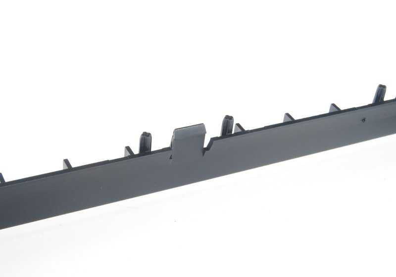 Marco embellecedor pantalla original OEM 65526908469 para BMW X5 E53. Repuesto original BMW. Ideal para sustituir el marco del monitor central sin complicaciones.