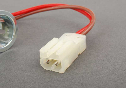 Toma de corriente encendedor OEM 61346977681 para BMW E60, E61, E63, E64, X3 E83, X3 F25, X4 F26, Z4 E89... y más. Original BMW.