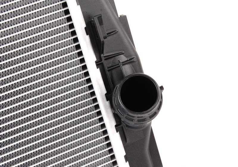 Radiador de refrigerante OEM 17117558480 para BMW E82, E88, E90, E90N, E91, E91N, E92, E92N, E93, E93N, E84, E89. Original BMW.