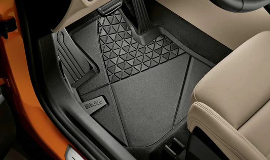 Tapetes de borracha para qualquer clima (PHEV) OEM 51475A62B50 para BMW U06, U11, U12, U10. BMW original.