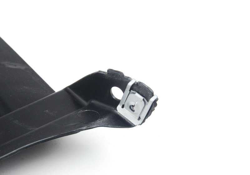 Cubierta filtro de carbón activo OEM 51717070141 para BMW E90, E91. Compatible con modelos 316d y 316i con motor N47, N45T y N43. Pieza original BMW.