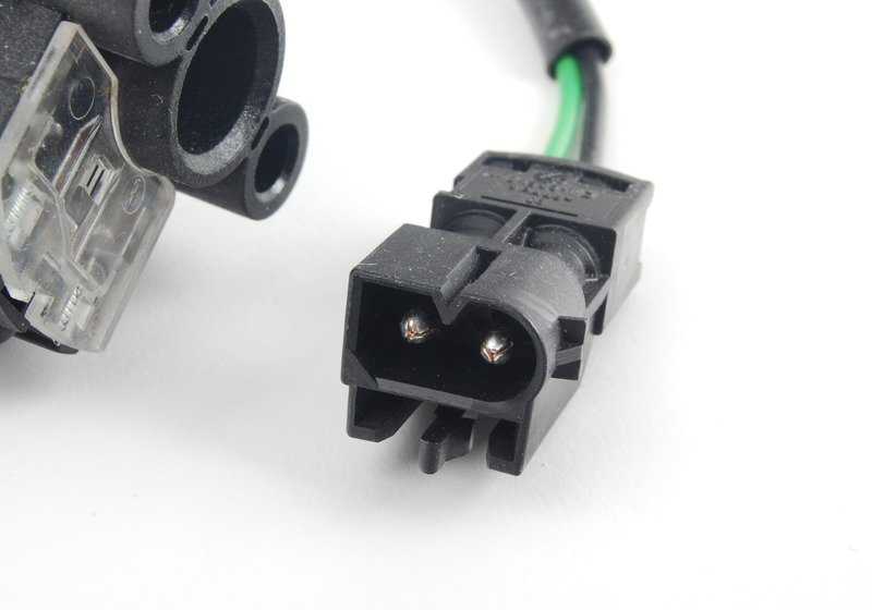 Motor eléctrico ajuste respaldo OEM 67318353226 para BMW E36 (3er Serie). Compatible con asientos delanteros deportivos y con regulación eléctrica. Original BMW.