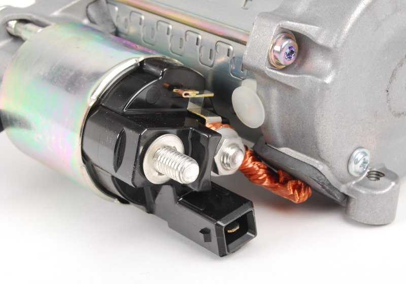 Motor de arranque OEM 12417566337 para BMW F01, F01N, F02, F02N. Repuesto original BMW.