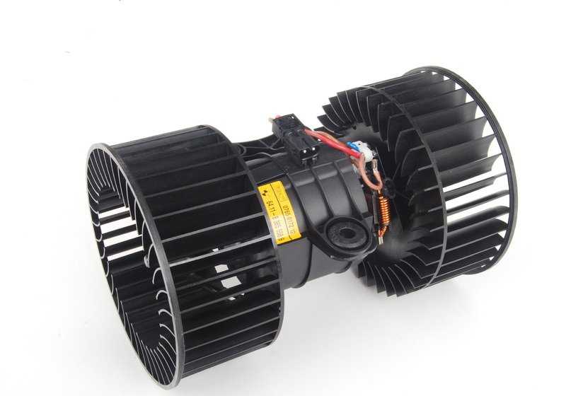 Ventilador climatizador OEM 64118385558 para BMW E39, E53, 5er {520d, 520i} con motores M47 y M52. Compatible con versiones manuales y automáticas. Original BMW.