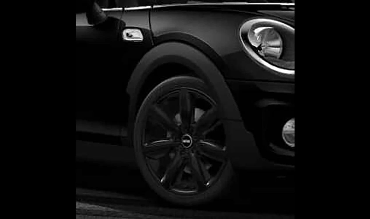 Llanta de aluminio Star Spoke 521 jet black uni OEM 36116856053 para MINI F54, F56 y más. Original MINI.
