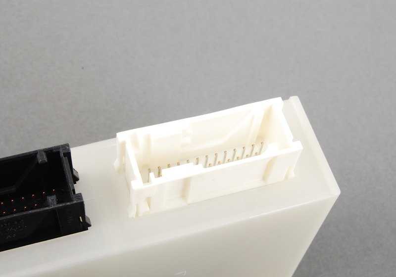 Módulo Base 3 para BMW X5 E53 (OEM 61359117101). BMW original