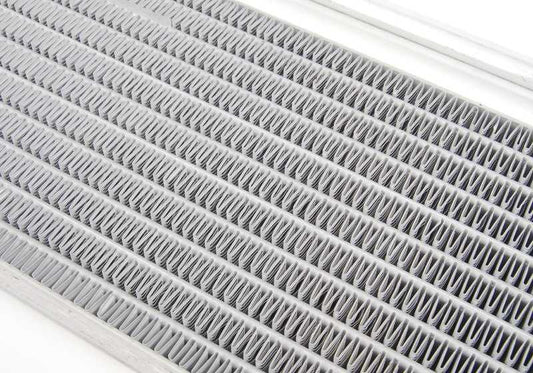 Enfriador de aceite OEM 32411140472 para BMW E31 {840Ci, 840i, 850CSi} con motores M60, M62 y S70. Original BMW.