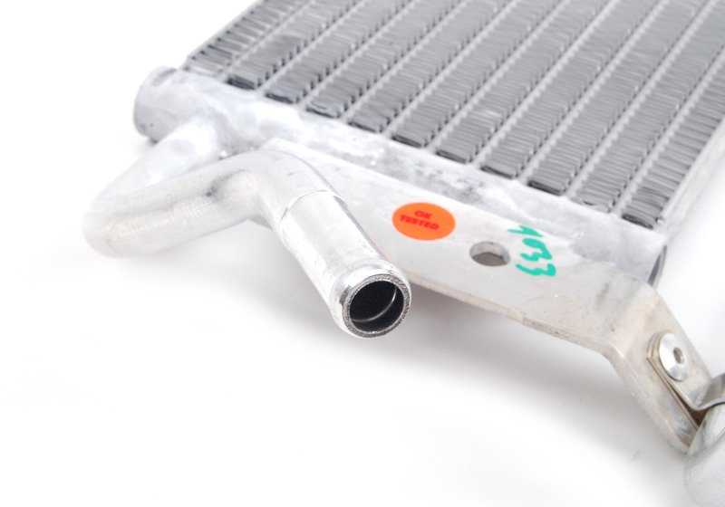 Enfriador de aceite OEM 32411140472 para BMW E31 {840Ci, 840i, 850CSi} con motores M60, M62 y S70. Original BMW.