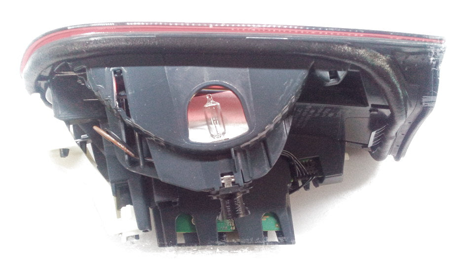 Piloto trasero derecho del maletero OEM 63217369120 para BMW Serie 3 F30N, F31N, F35N, F80N. Luz trasera original BMW.