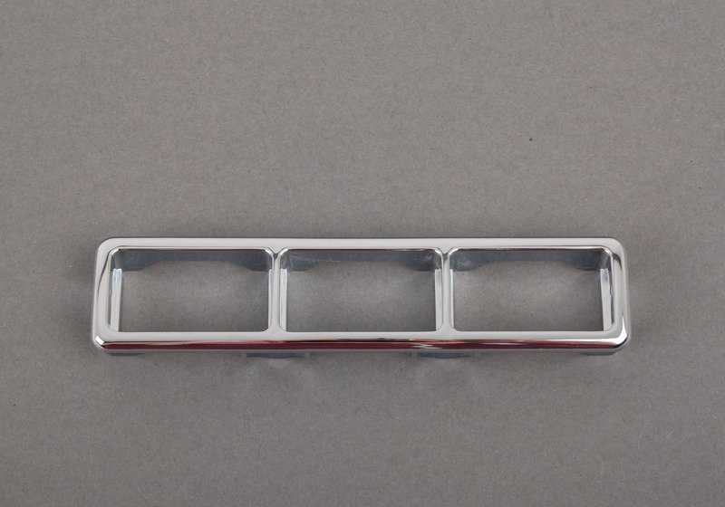 Marco triple abovedado cromado OEM 61312268903 para BMW Serie 3 E36 (1993–1998) con motores M40 y M43. Original BMW.