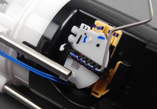 Unidad de alimentación bomba en depósito con filtro OEM 16117212585 para BMW X5 E70, F15, X6 E71, F16... y más. Original BMW.