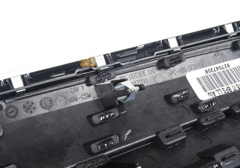 Embellecedor salpicadero aluminio cepillado pasajero OEM 51459270472 para BMW F15, F16. Original BMW.