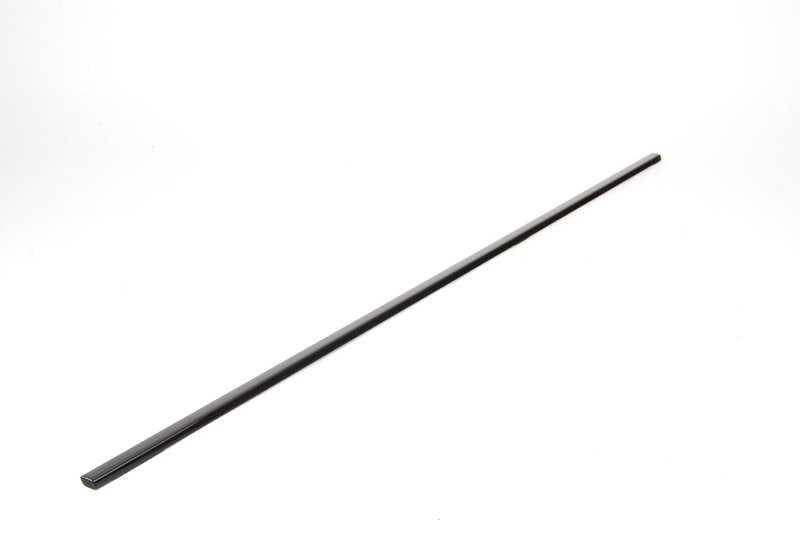 Retor de brustleiste à droite pour BMW E39 (OEM 51222427418). BMW d'origine