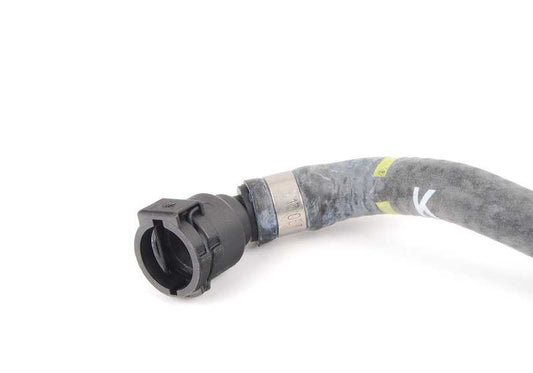 Manguera de refrigerante OEM 17127575428 para BMW F01, F02, F04, F06, F07 y F10 con motor N63. Compatible con modelos 750i, 750Li, 750i xDrive e Hybrid 7. Original BMW.