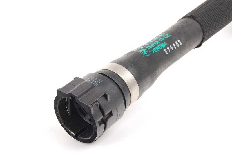Manguera de refrigerante OEM 17127575453 para BMW F07, F10, F11, F12, F13, F01, F02. Compatible con sistemas de refrigeración. Recambio original BMW.