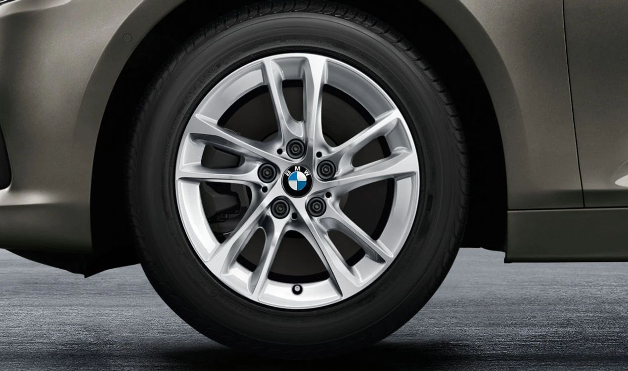 Ruota invernale completa con pneumatico a doppio raggio 474 di 16 "OEM 36115A92C63 per BMW F40 e F44. Continental WinterContact TS 860 S. BMW originale.