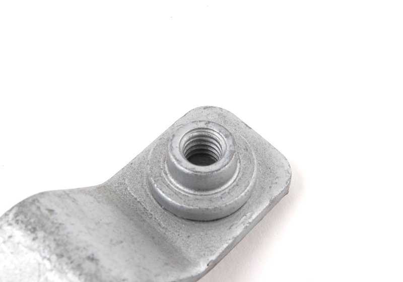 Soporte lateral izquierdo del paragolpes delantero OEM 51113404661 para BMW E83. Original BMW.