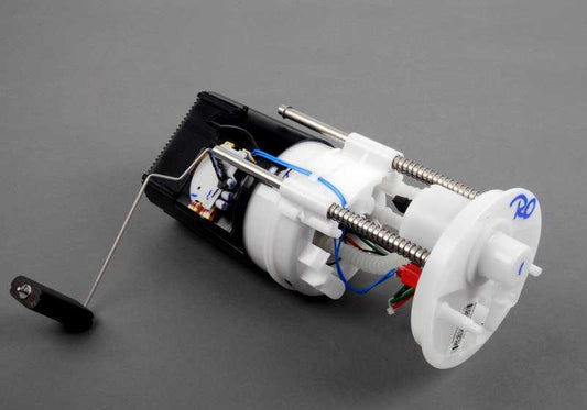 Unidad de alimentación bomba en depósito con filtro OEM 16117212585 para BMW X5 E70, F15, X6 E71, F16... y más. Original BMW.