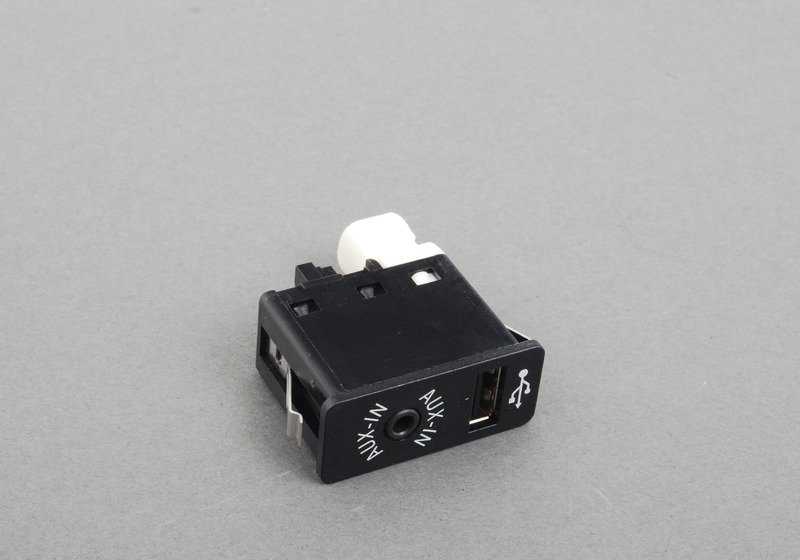 Entrada USB/AUX OEM 84109266607 para BMW F20, F21, F22, F23, F30, F31, F32, F33, F34, F36, F39, F45, F46, F48, F52, F55, F56, F57, F60, F15, F85, F16, F86, F25, F26, I01, I12. Original BMW.