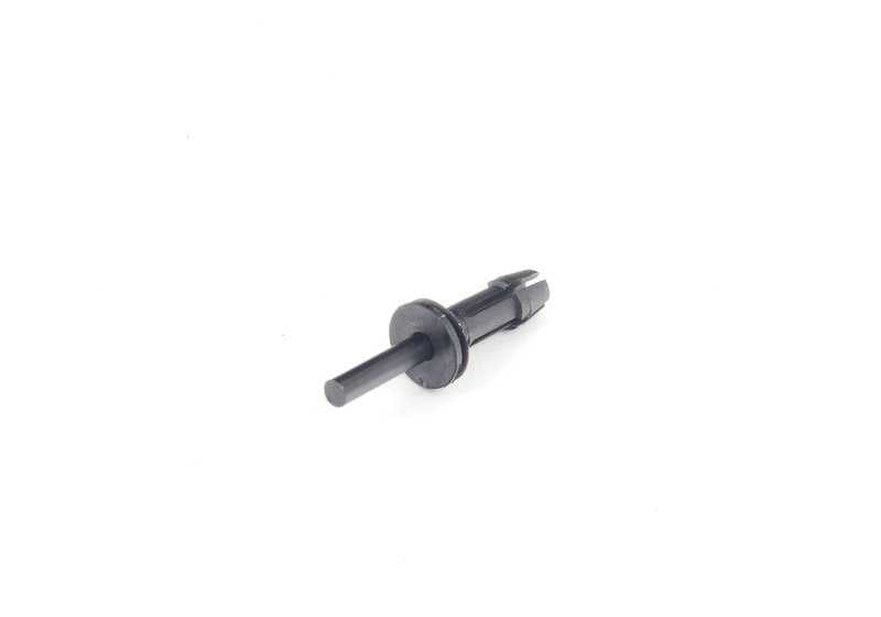 Clip de sujeción OEM 61116945528 para BMW Serie 5 E61 (520d). Compatible con versiones con motor M47 y N47, cambio manual o automático. Original BMW.